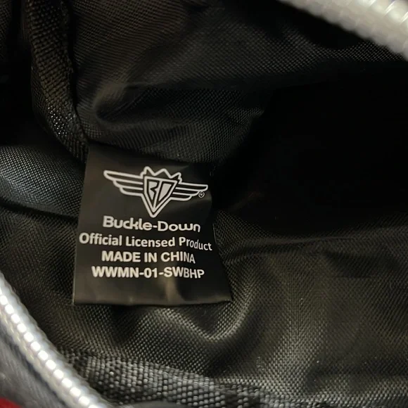 Buckle Down / The Mandalorian Bounty Hunter Crossbody Wallet / Blk/White NWOT - Picture 7 of 8